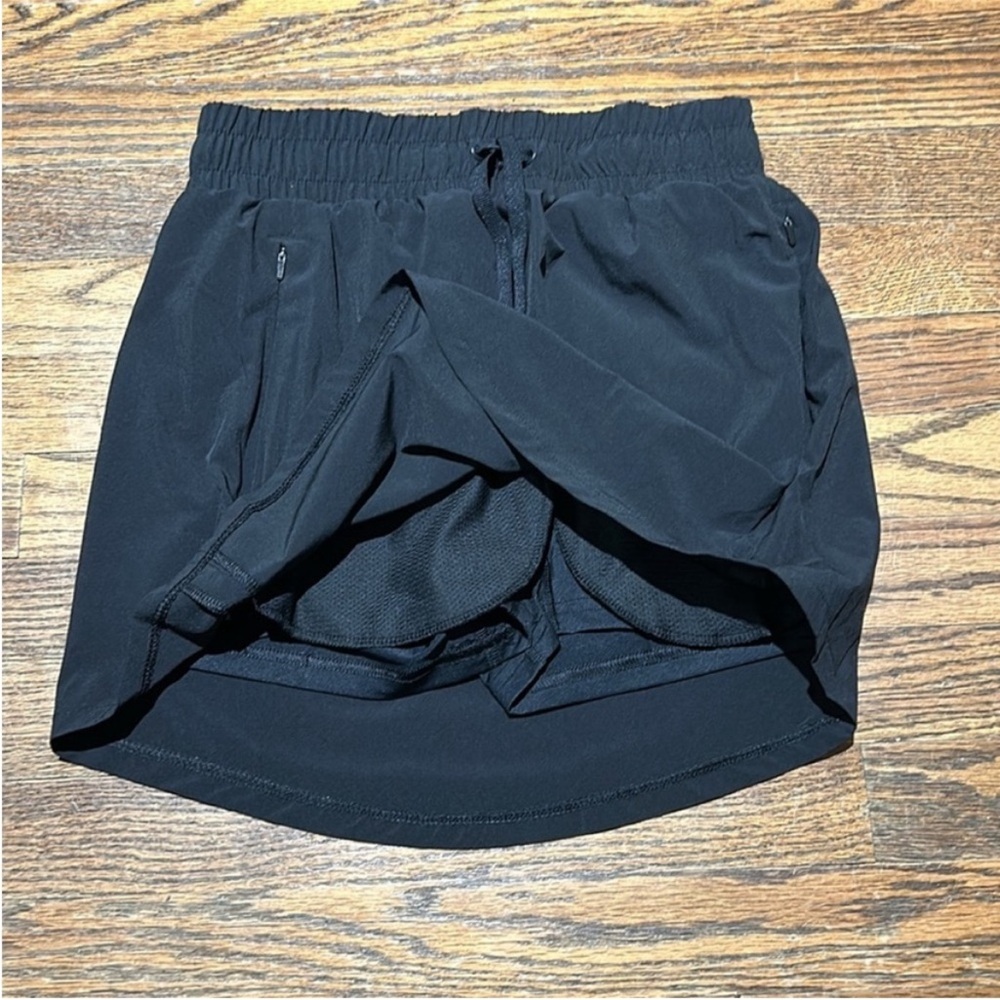 Women's Black Pull-On Active Skort with Zipper Pockets - Picture 2 of 2